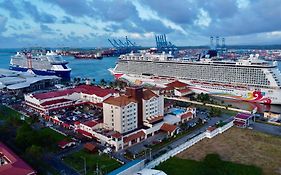 Radisson Colon 2,000 Hotel & Casino